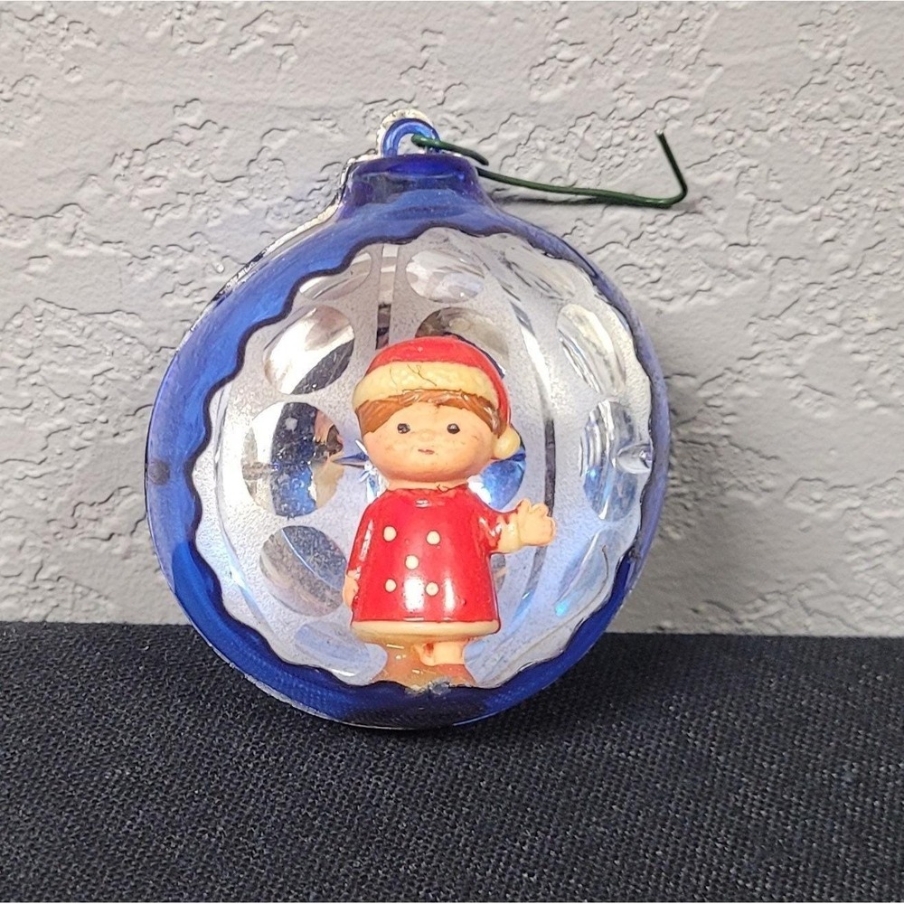 Vintage Jewel Brite Diorama Plastic Christmas Ornament Blue w/ Elf Child in Red